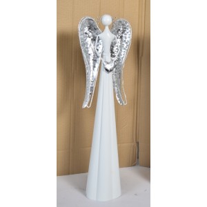 Plechový anděl Mary se stříbrnými křídly 66,5 cm