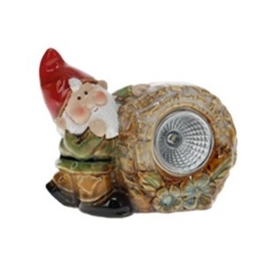 Porcelánový solární kámen s červeným skřítkem 8,7x5,8x11,5 cm