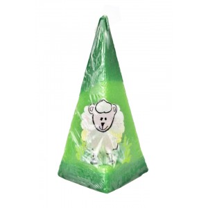 Svíčka pyramida zelená s ovečkou 17,5x7x7 cm