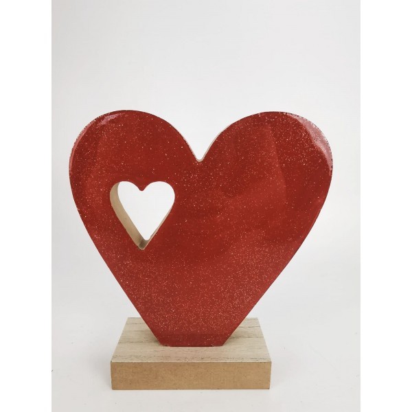 Červené srdce s vykrojeným srdíčkem na podstavci 14 cm