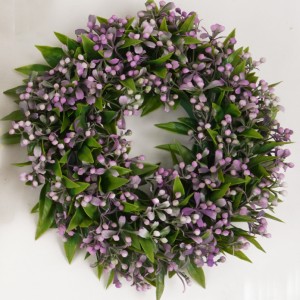 Umělý věnec s fialovými kvítky Ø 25 cm