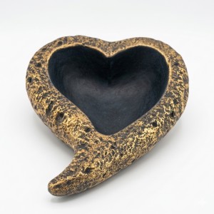 Květináč srdce, zlatý cement - 15 × 21 × 4,5 cm
