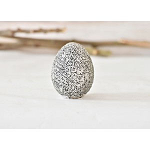 Stříbrné vajíčko s květinovým reliéfem 7x5,3 cm