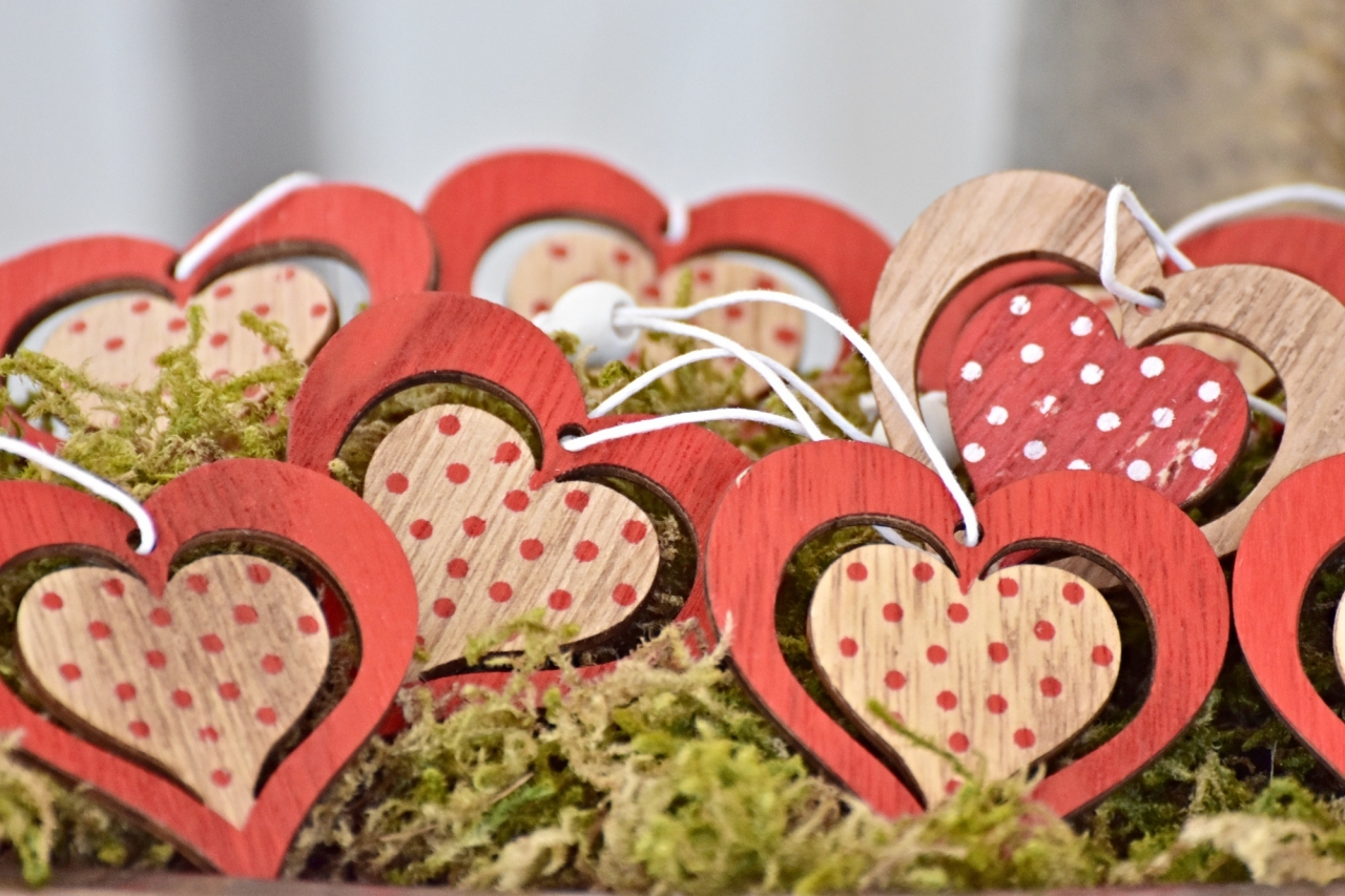 Srdíčka na zavěšení s/36, mix barev