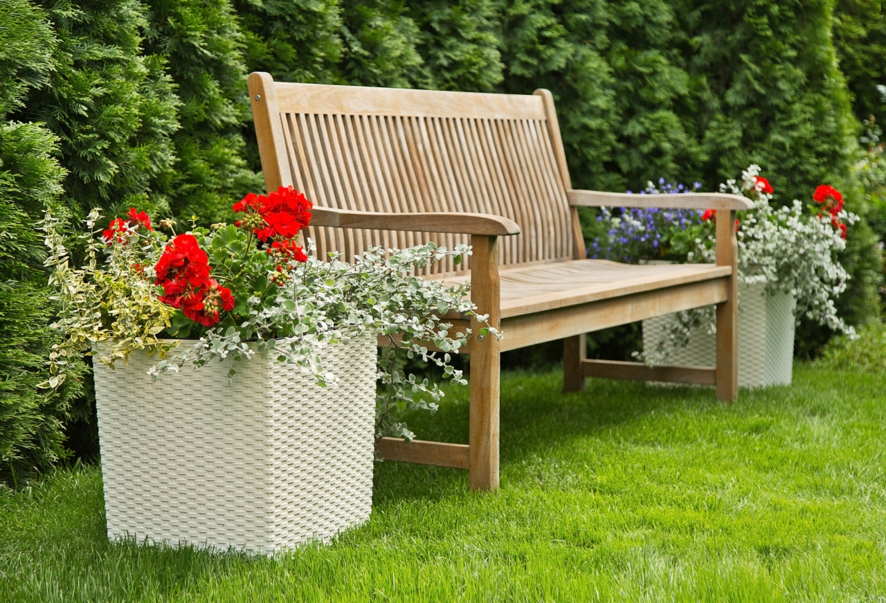 Plastový květináč Juka ratan 300x300 mm, krémový