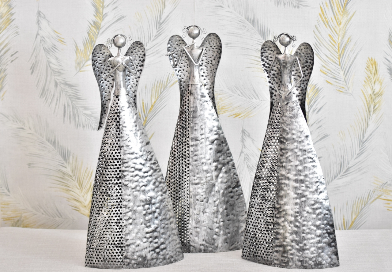 Plechový anděl Bella stříbrný 54,5 cm