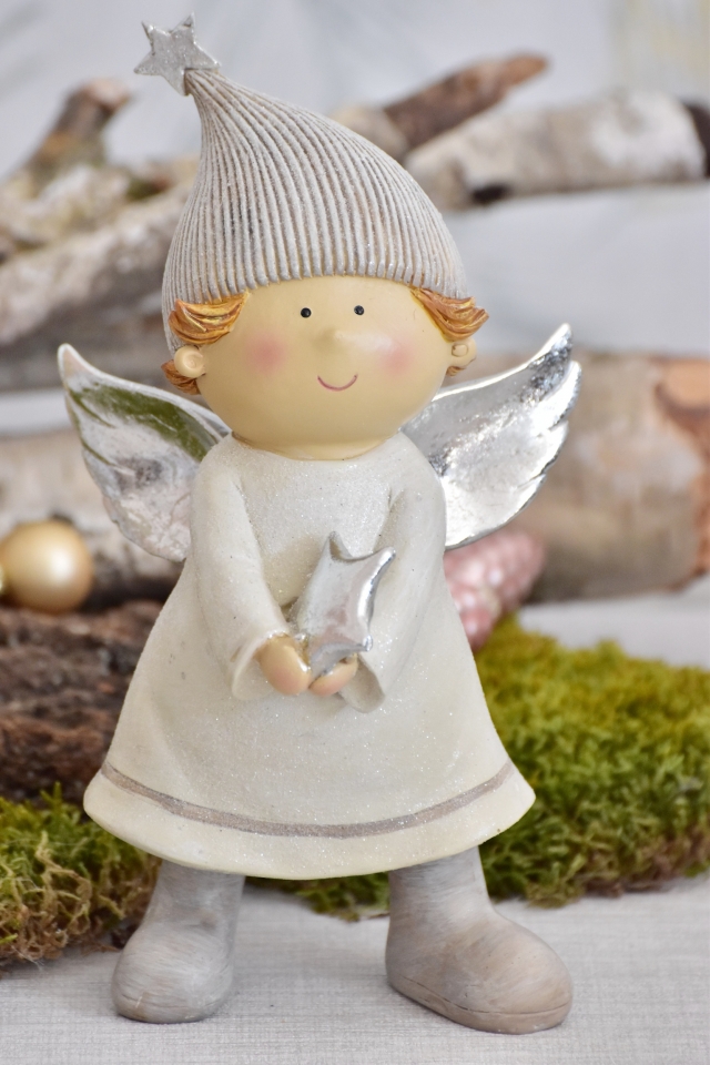 Anděl Fabián krém 22x15x7 cm, mix druhů