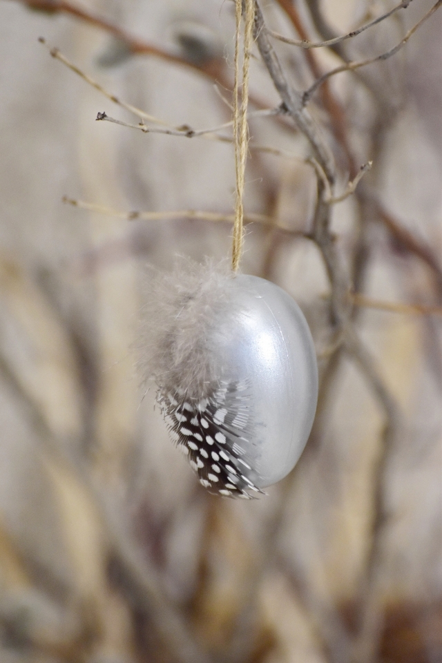 Plastová vajíčka na zavěšení, s/12, 6 cm