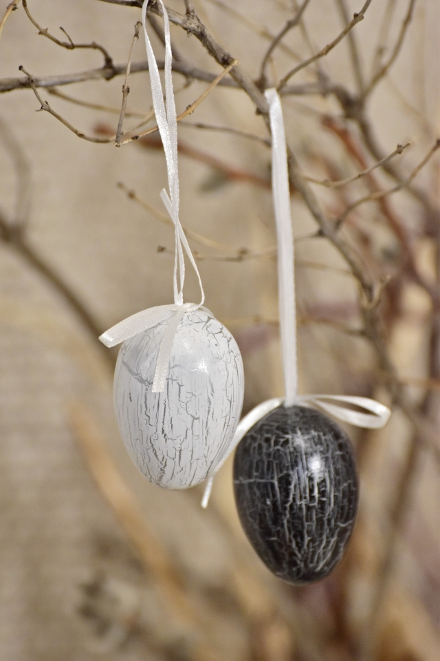 Plastová vajíčka na zavěšení, s/12, 6 cm