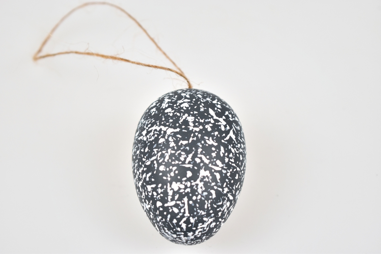 Vajíčka plastová na zavěšení kropenatá 4 cm, sada 24 ks