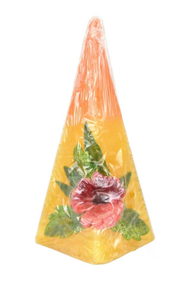 Svíčka pyramida oranžová s bordó kopretinou 14,5x6x6 cm