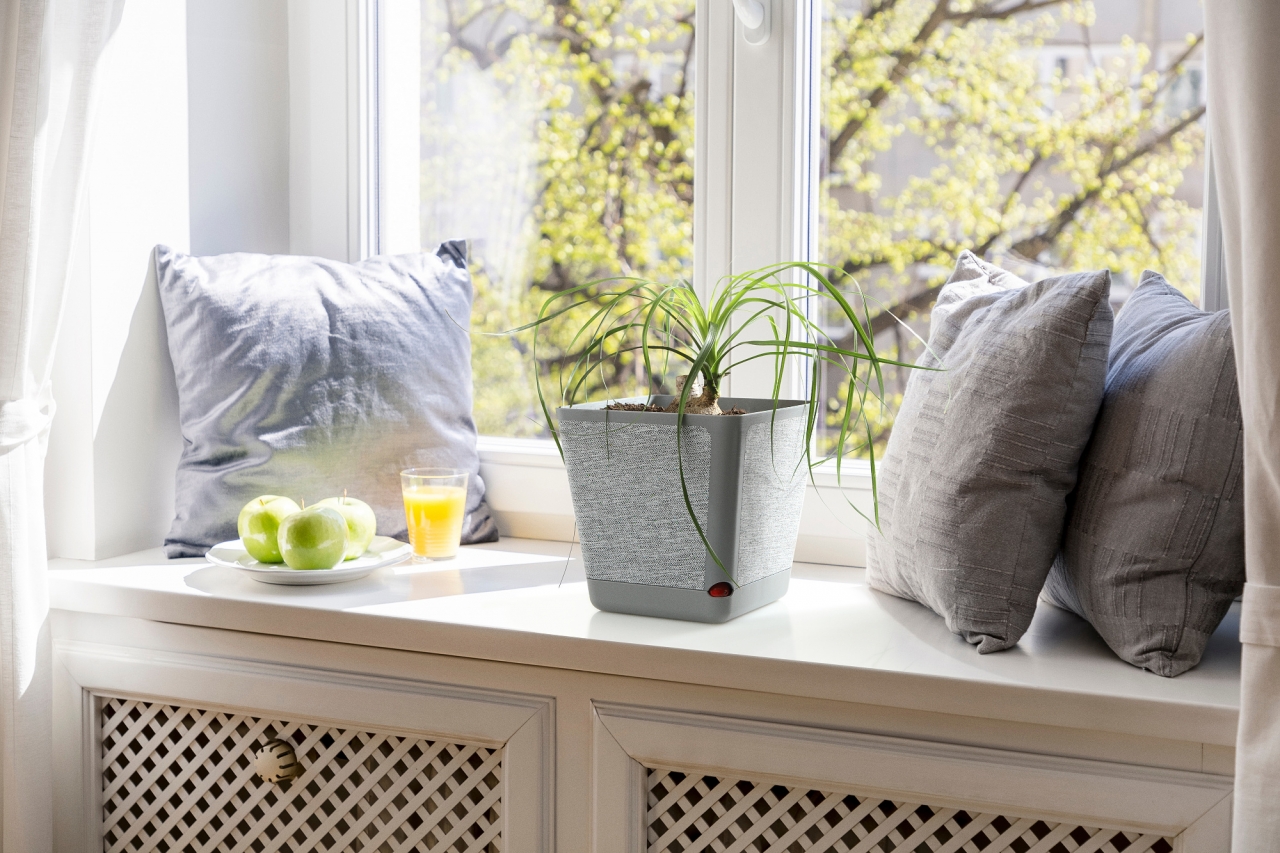 Plastový květináč Kora 180x180 mm, šedý + t-k39 (04)