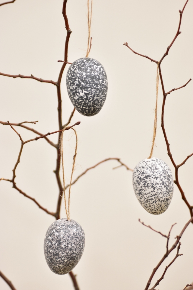 Vajíčka plastová na zavěšení kropenatá 4 cm, sada 24 ks