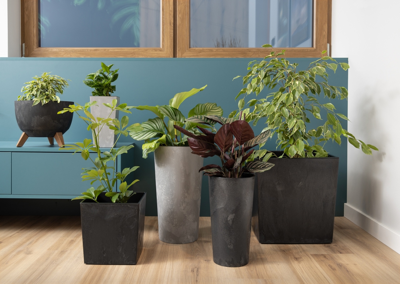 Plastový květináč Finezia eco beton efekt 140x140 mm, černý beton