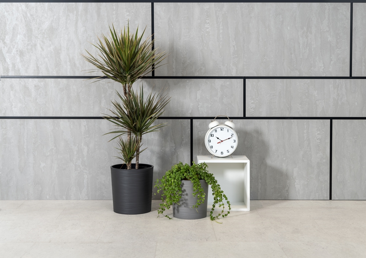 Plastový květináč Malwa 300 mm vroubek, černý