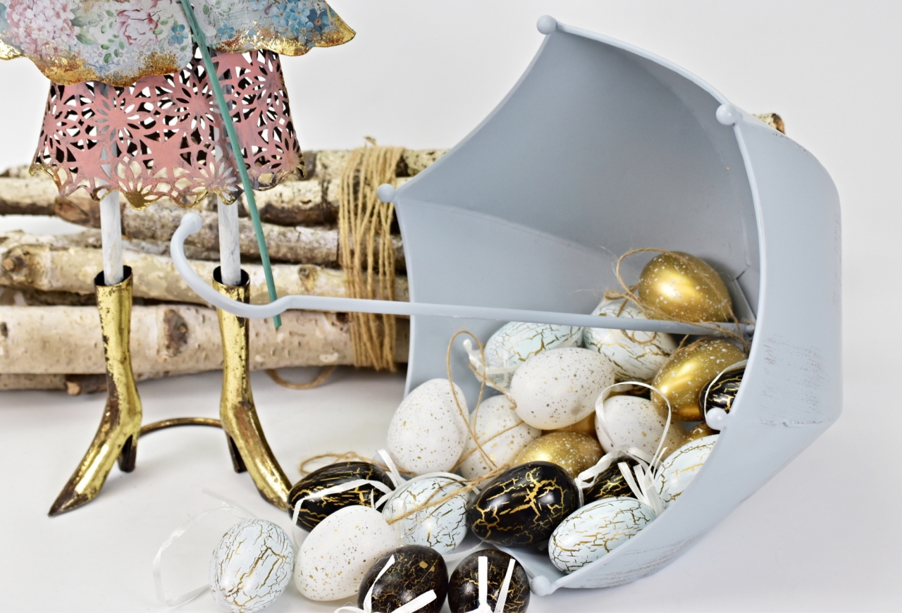 Plastová vajíčka na zavěšení, s/12, 6 cm