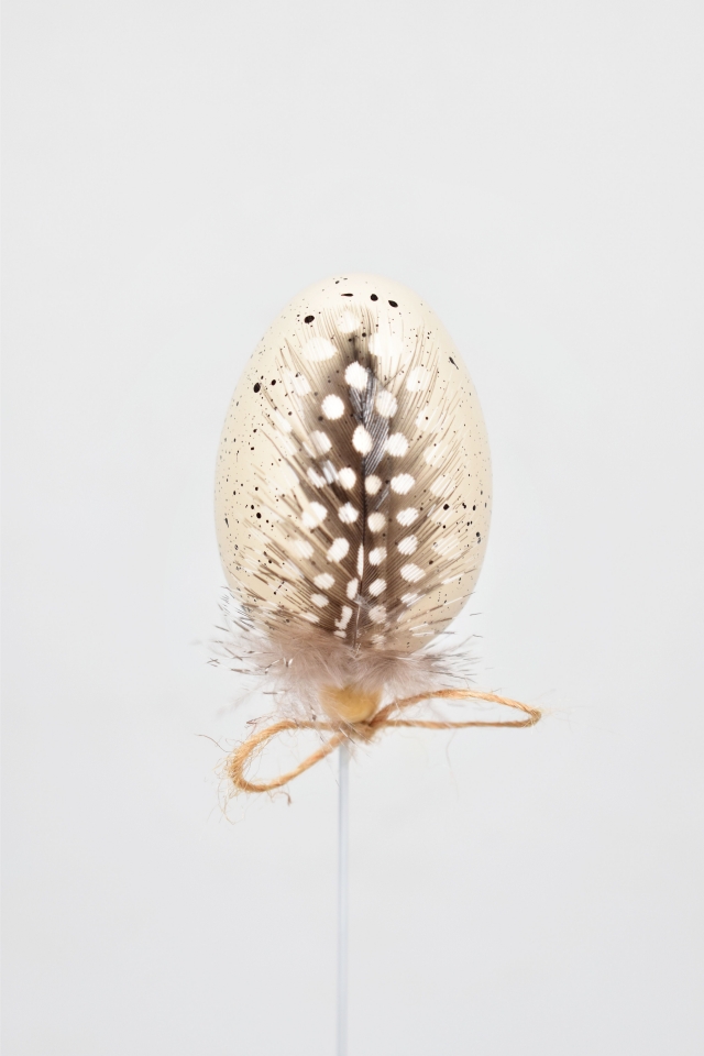 Vajíčko zápich kropenaté s peříčkem 4 cm, sada 12 ks