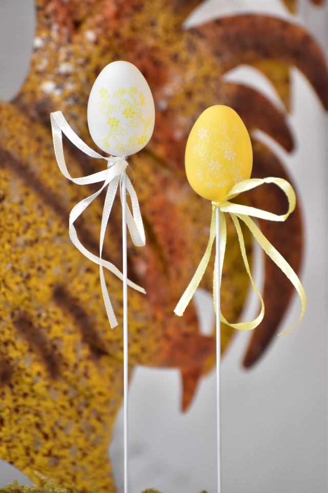 Plastová vajíčka na špejli, květinový motiv s/12, 4 cm