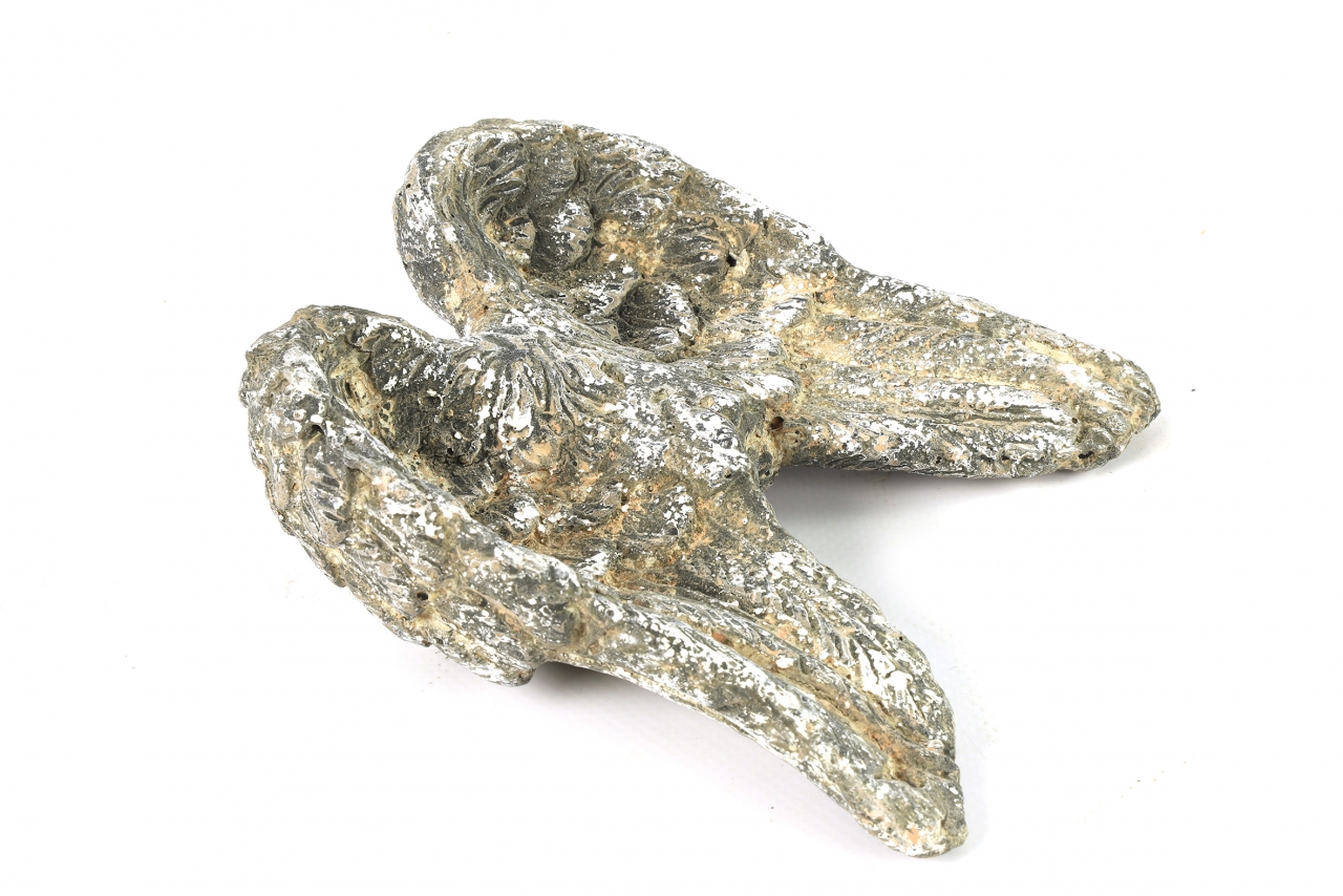 Dekorace křídla Incus 3,5x13x14 cm